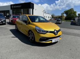 renault-clio-iv-rs-trophy-igbbd318-3-1682344602.JPG