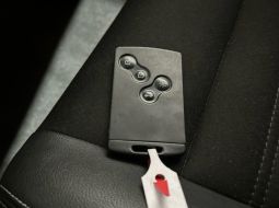 renault-megane-iii-dv-338-mb-8-1781106103.jpg
