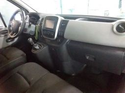 renault-trafic-passenger-b-li2969-2-1594373632.jpeg