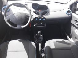 renault-twingo-ii--10-1619614242.jpg