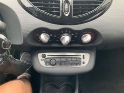 renault-twingo-ii-libl388-3-1748244768.jpg
