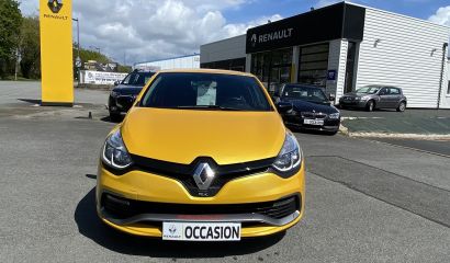 renault-clio-iv-rs-trophy-igbbd318-1-1682344593.JPG