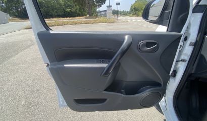 renault-kangoo-ze-eb-287-jx-16-1753448561.JPG