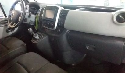 renault-trafic-passenger-b-li2969-2-1594373632.jpeg