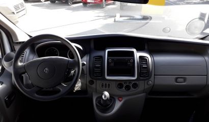 renault-trafic-passenger-dc-787-wh-10-1563175281.jpg