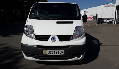renault-trafic-passenger-dc-787-wh-3-1563175267.jpg