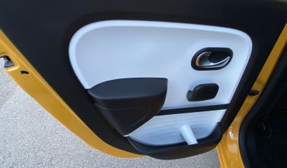 renault-twingo-iii-ze-gk-939-hm-20-1713535505.JPG